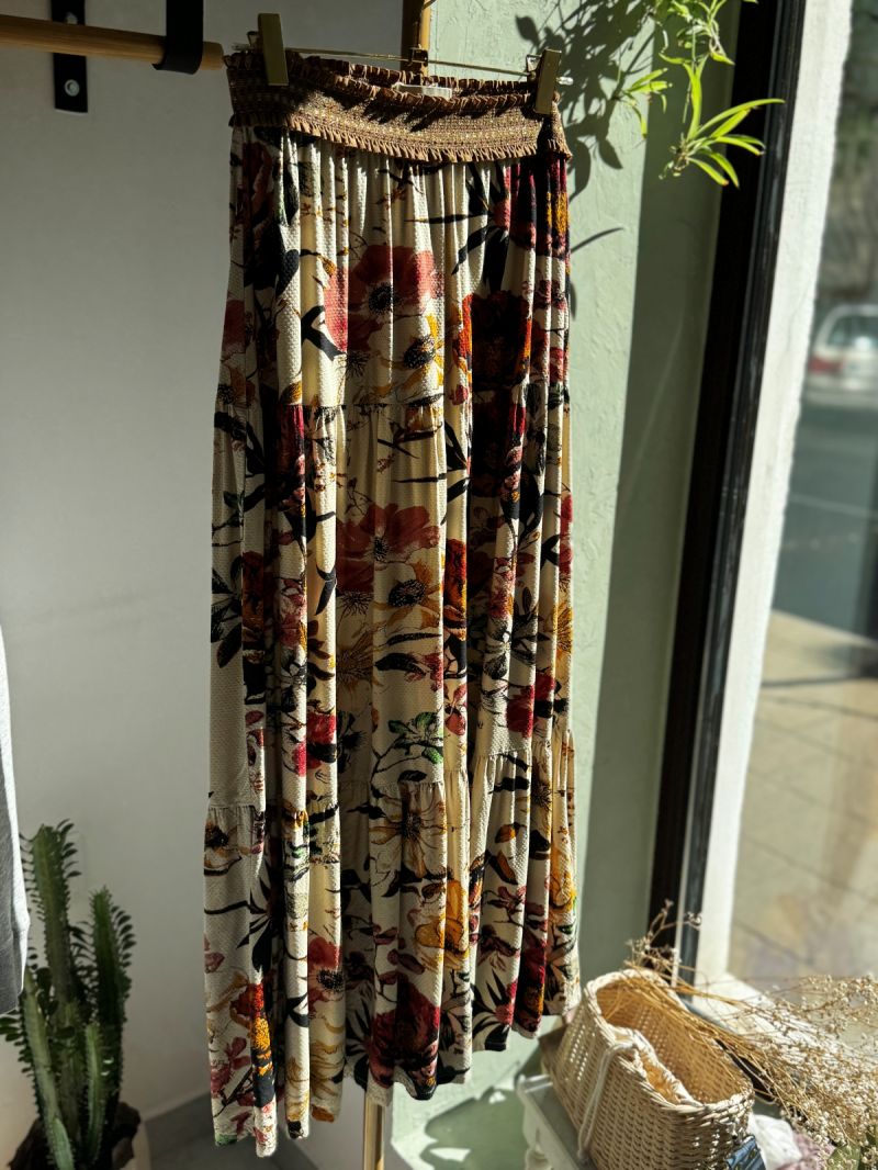 Spódnica w stylu vintage z motywem kwiatowym