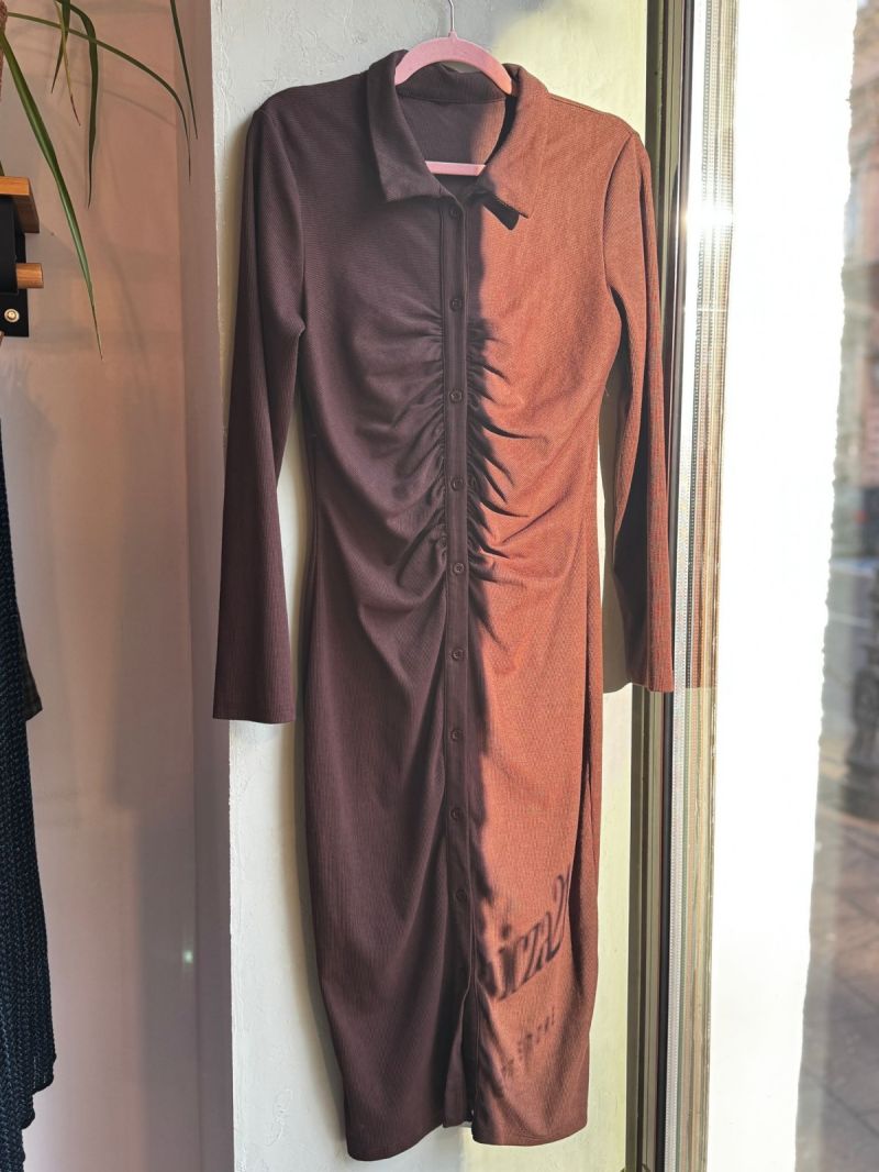 Długa marszczona sukienka